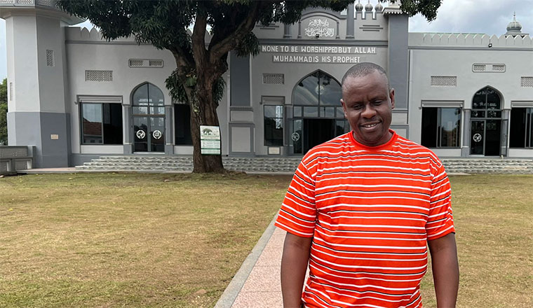 balaam-baruhagare-at-the-mosque