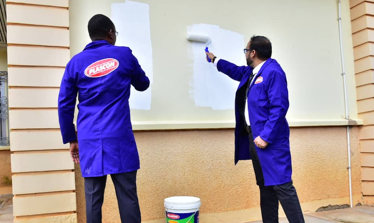 plascon-donates-to-corsu