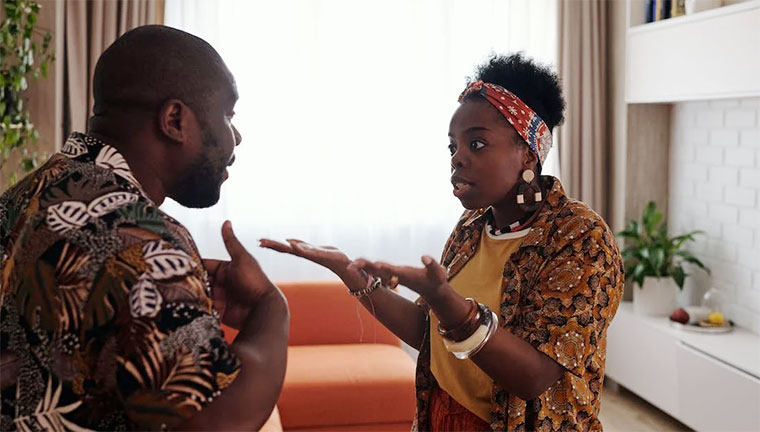 couple-arguing-in-living-room-1