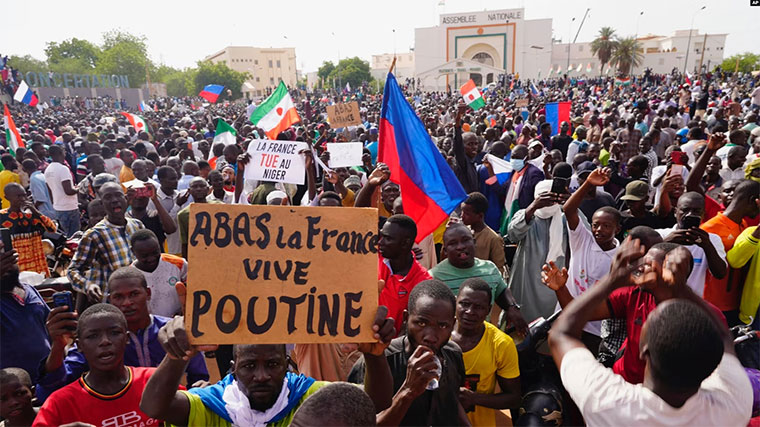 French Embassy in Niger attacked as protesters chant pro-Russian slogans