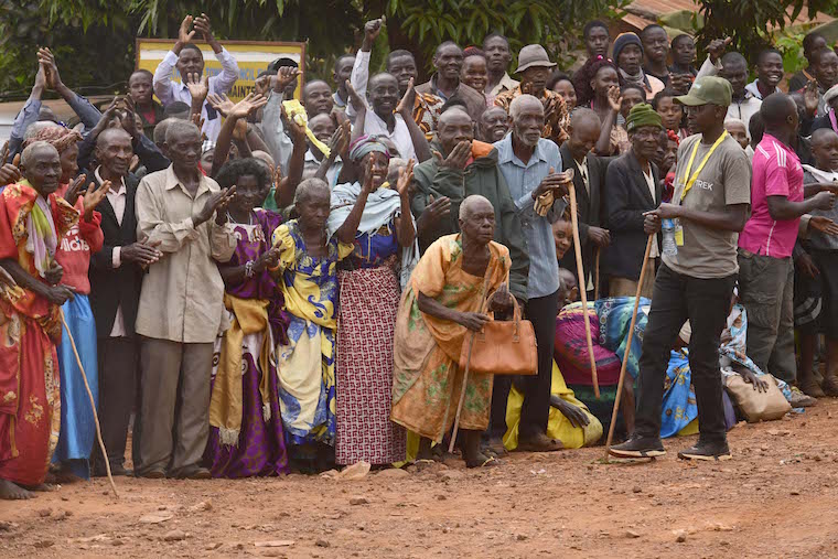 residents-of-kiboga-during-musevenis-trek