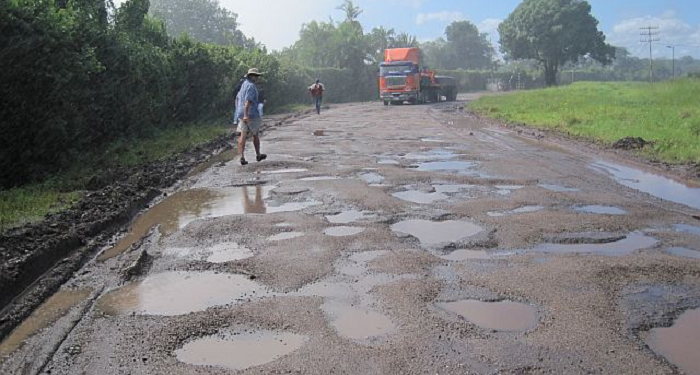 Museveni blames poor planning for deteriorating roads