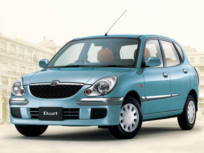 Toyota-duet-fuel-efficient cars available in Uganda